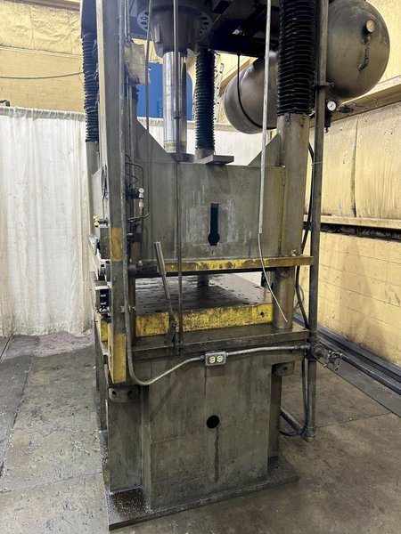 150 TON DAKE FOUR POST HYDRAULIC  PRESS STOCK #77801