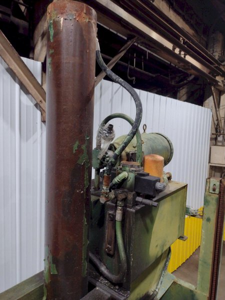 60" X 30" X 48" SELCO MODEL #V5-HD HYDRAULIC VERTICAL BALER: STOCK 17517