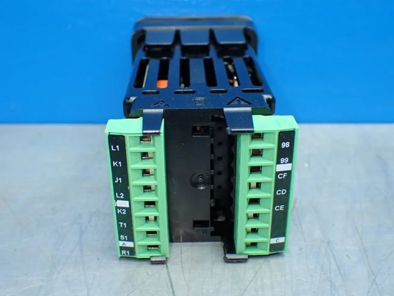 Watlow 4 Multi-function Controllers - Pm6l3ej-aaaaaaa