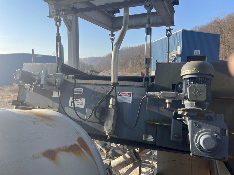 DIngs model 134850 36" x 72" centers cross belt electric magnetic belt conveyor with drive and controls s/n 170210 product 44a spl cbsc, 175 volt dc, 6483 watts with DIngs model 8k5d4811-4sp rectifier 480 volt, 9 amp, 6500 watts, s/n 134977