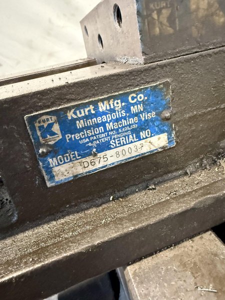 2 HP SHARP VERTICAL MILLING MACHINE W/ KURT VISE. STOCK # 0557025.