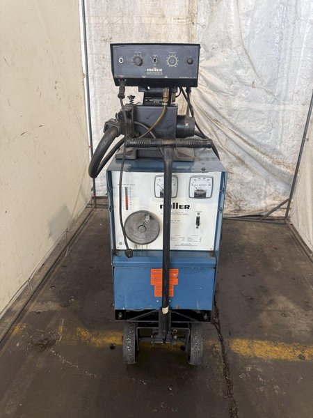 MILLER CP-300 CONSTANT POTENTIAL DC ARC WELDING POWER SOURCE. STOCK # 0430426