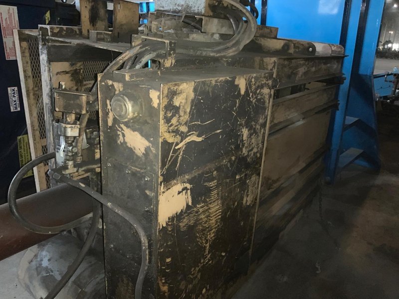 48" X 30" VALUE-LINE MODEL #KXD-48 HYDRAULIC VERTICAL BALER. STOCK # 1263122