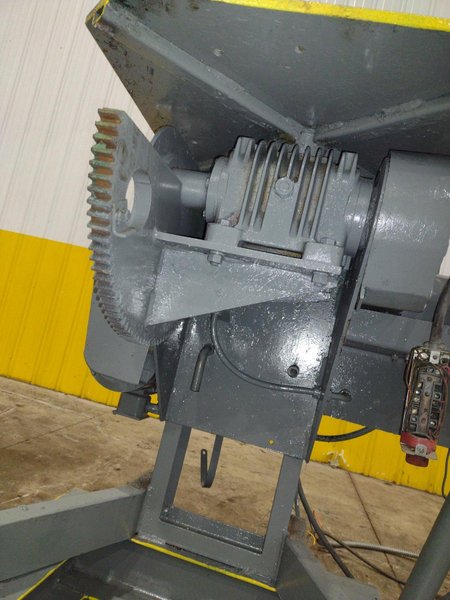 1,000 LB PANDJIRIS MODEL 10-4 MOTORIZED WELDING POSITIONER: YOBRO #24751