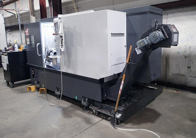 Haas ST-35 CNC Lathe, 2022 – Programmable Tailstock, Presetter, 12″ Chuck, Conveyor