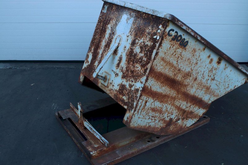 WRIGHT 3/4 YARD CAPACITY SELF DUMPING HOPPER: STOCK #75963