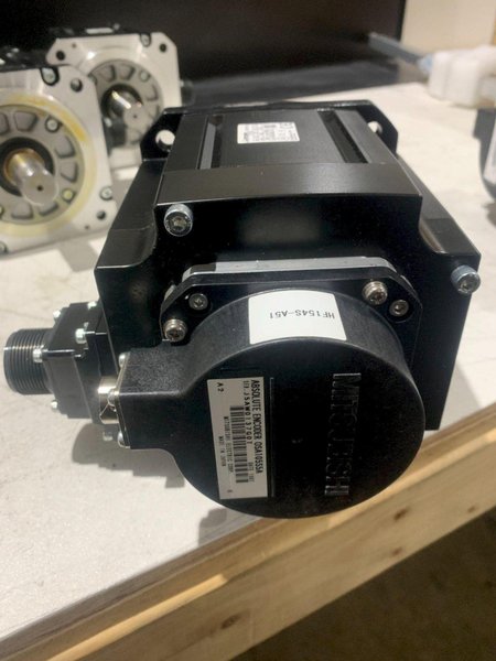 MITSUBISHI SERVO MOTOR HF1542-A51 USED