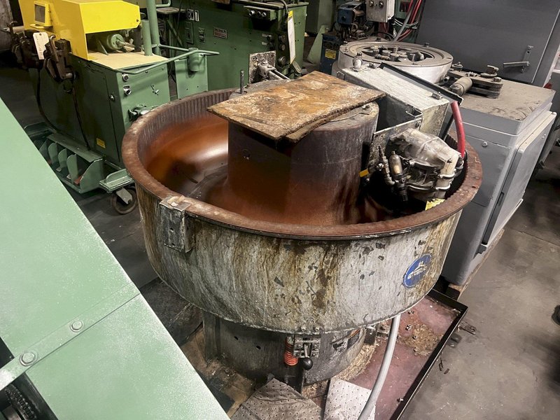 Sweco Model FM07D Vibratory Finishing Machine
