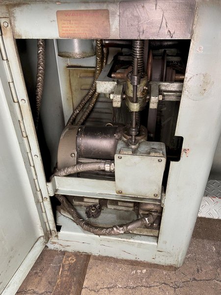 Feeler Model DV-59 Toolroom Lathe