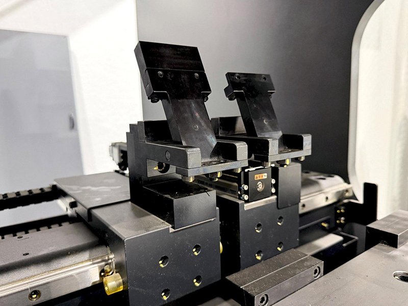 Mitsubishi Diamond BB306 30 Ton 5-Axis Electric Press Brake