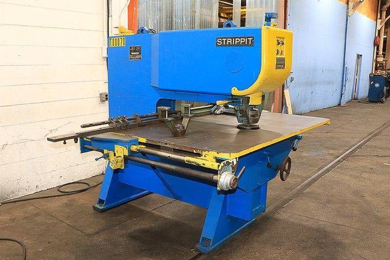 30 TON STRIPPIT SEMI-AUTOMATIC FABRICATOR  MODEL SUPER 30/30
