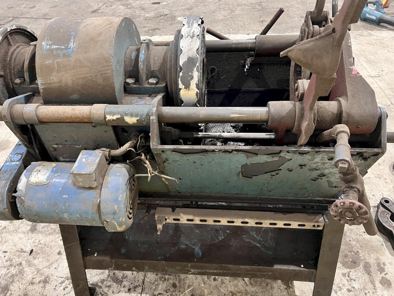 4" TOLEDO BEAVER MODEL #1-2-4 PIPE &amp; TUBE THREADER: STOCK 21684
