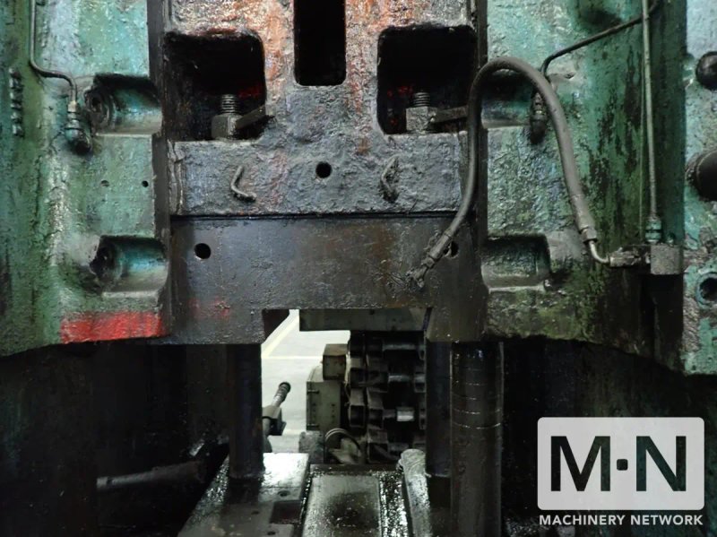 1300 Ton National Maxipress Foundry Machine