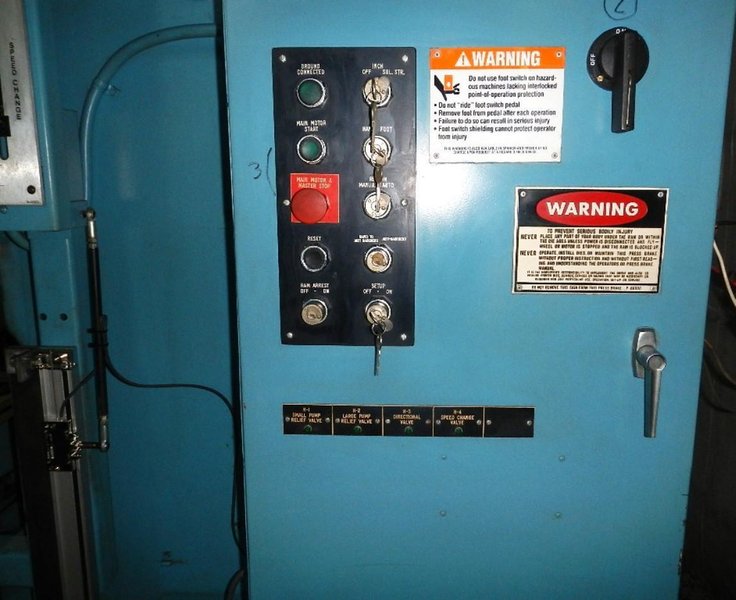 10' X 135 TON NIAGARA HYDRAULIC PRESS BRAKE MODEL HBM-135-8-10