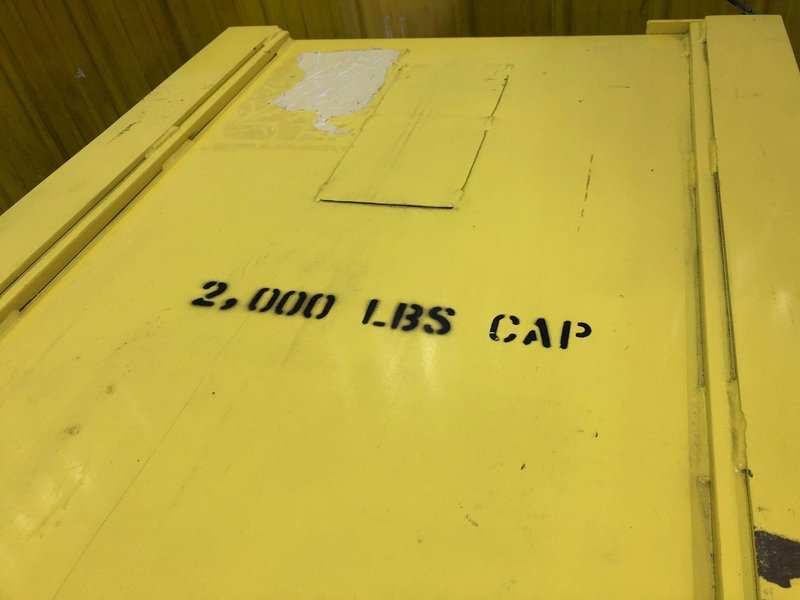 1,500 LBS TOPPER INDUSTRIAL MODEL D-MD/LR PNEUMATIC AIR LIFT TABLE: STOCK #17581