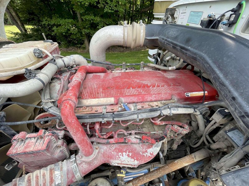 2011 Peterbilt 367 Flat Top 
w/36” Sleeper and an Air Compressor