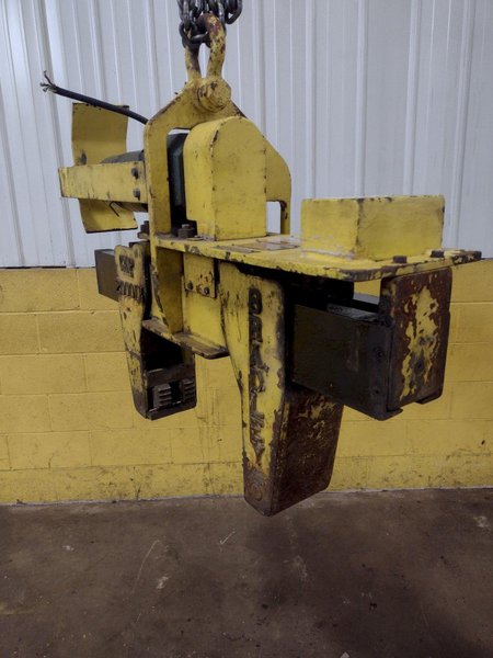 2000 LBS BRADLEY LIFTING POWERED TELESCOPING COIL GRAB LIFTER: STOCK #17883