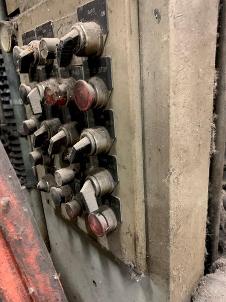 150 TON DAKE MODEL #18-467 4-POST DOWN ACTING HYDRAULIC SPOTTING PRESS. STOCK # 1265220