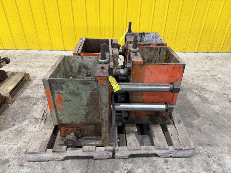 DAHLSTOM MODEL 500 ROLLFORMER HEADS / GEAR BOXES, FOR 2.5" SPINDLES: STOCK #23425