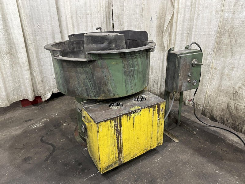 10 CUBIC FT  GYROMATIC MODEL G10-D VIBRATORYFINSHER: STOCK #77935