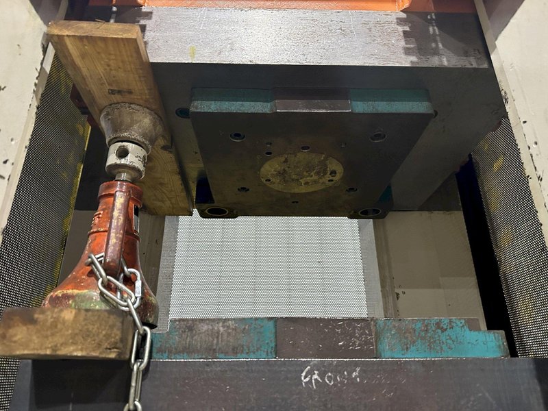 200 TON AMD 4-POST TIE-ROD FRAME HEAVY DUTY HYDRAULIC PRESS &amp; MULTI-PRESSURE HYDRAULIC UNIT: STOCK #19452