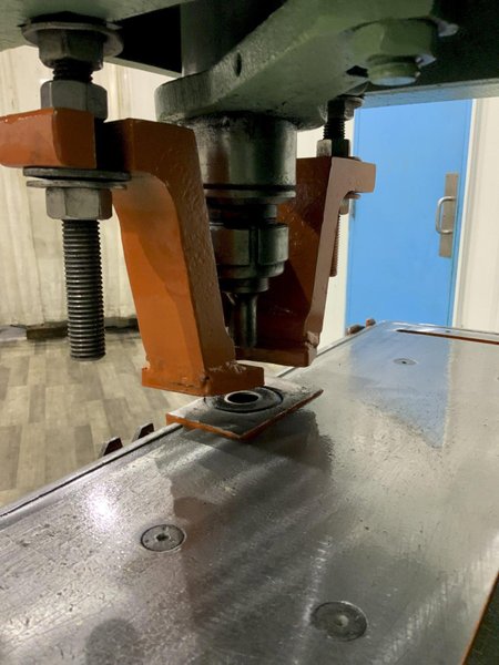 88 TON PIRANHA MODEL #PII-88 HYDRAULIC IRONWORKER: STOCK #80686