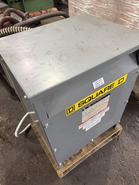 15 KVA SORGEL SQUARE D 220X440 <-> 110/220 SINGLE PHASE GENERAL PURPOSE ELECTRIC TRANSFORMER : YOBRO 26366