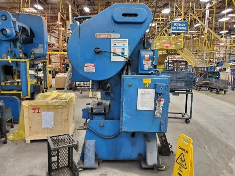 NIAGARA 22 TON OBI FLYWHEEL PRESS, STOCK# 14234J