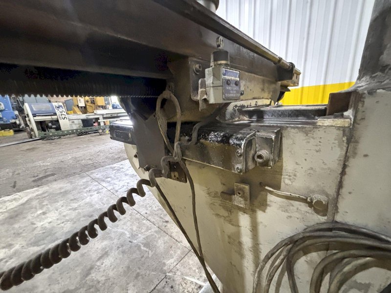 1.5 HP BRIDGEPORT VERTICAL RAM TYPE MILL &amp; CHERRYING HEAD: STOCK #23195