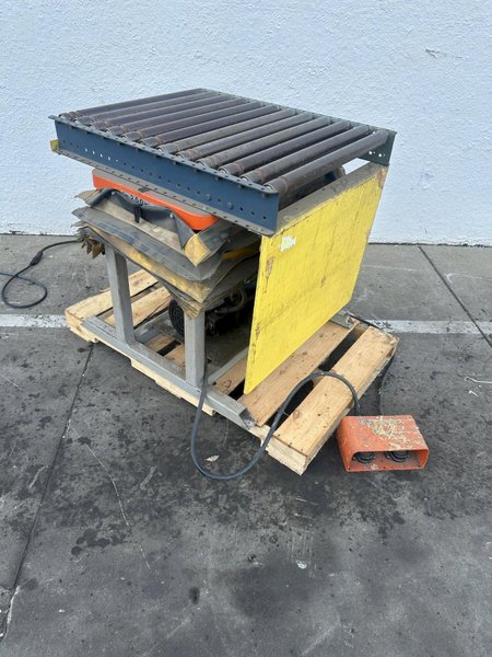 550 BISHAMON HYDRAULIC SCISSOR LIFT TABLE: STOCK #78830