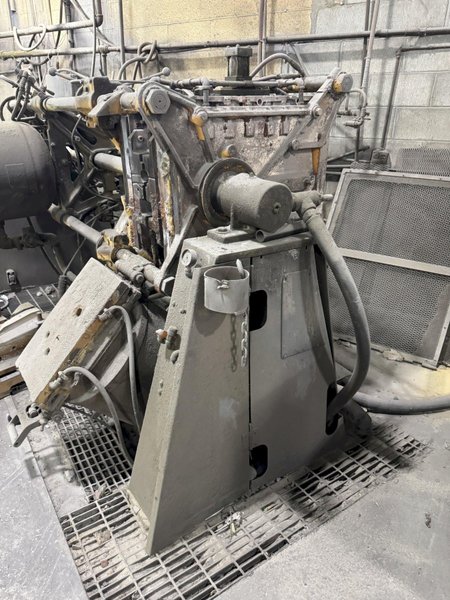 Dependable model 600 shell core machine with hydraulic system and feed with blow tank, controls