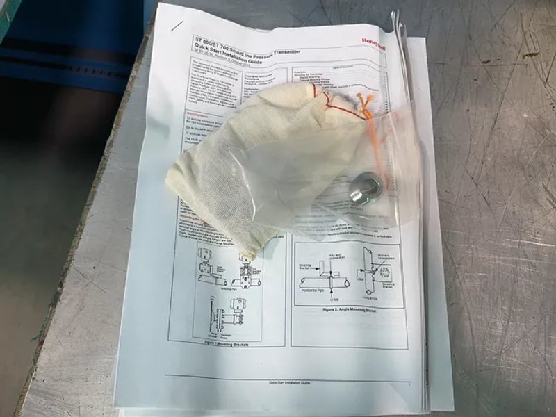 Honeywell Flange Mounted Liquid Level Transmitter - Stf828-e1hs4a-h1f-a-ad0-11s-a-00a6-00-0000
