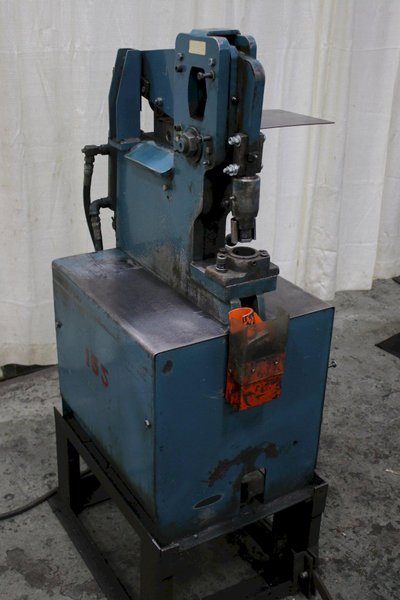 18 TON SCOTCHMAN MODEL #207 HYDRAULIC IRONWORKER: STOCK #74989