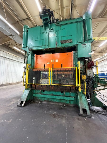 250 ton Verson S2-250-96-48T Straight Side Mechanical Stamping Press For Sale