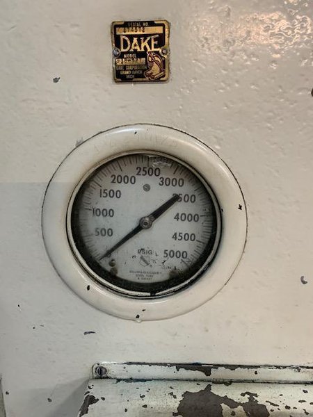 100 TON DAKE MODEL 918-527 HYDRAULIC SPOTTING PRESS. STOCK # 1261122
