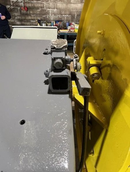 6,000 X 33" MOTORIZED AMERICAN STEEL LINE UNCOILER STOCK# 3872