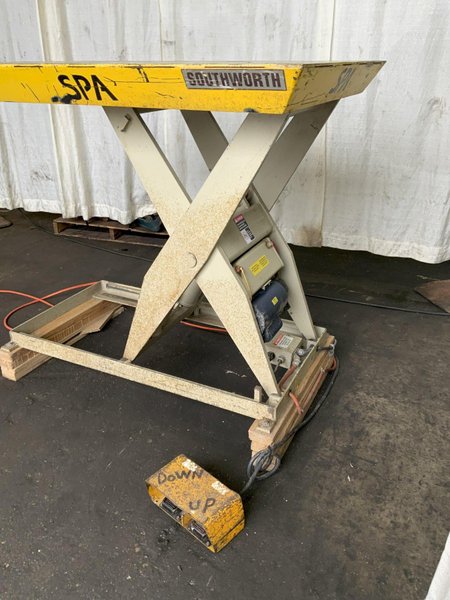 4000 LB SOUTHWORTH HYDRAULIC SCISSOR TABLE: STOCK #80985