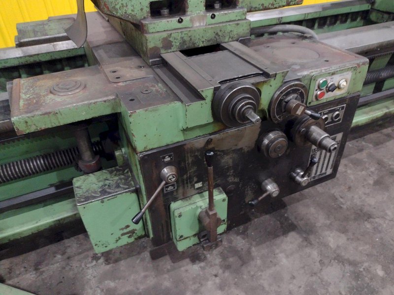 42" X 288" TOS CELAKOVICE MODEL #SU100 ENGINE LATHE WITH 4-1/8" HOLE AND METRIC THREADING: STOCK 15151