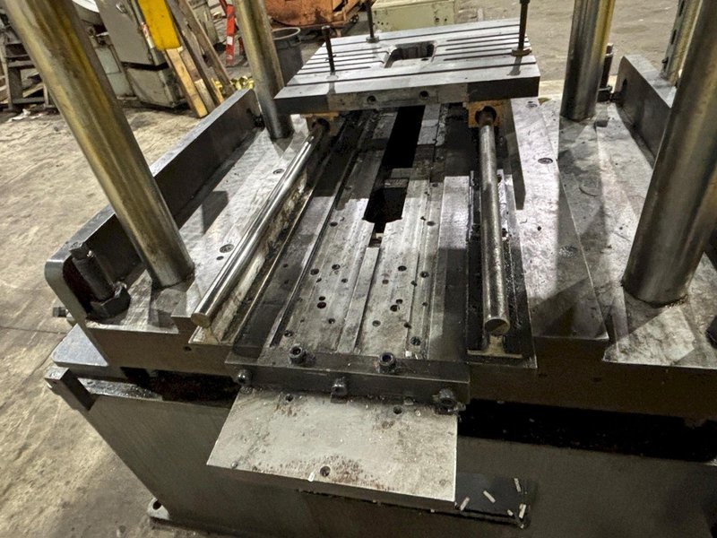 100 TON ROLLFORM INC HYDRAULIC 4 POST CUTOFF &amp; POWER UNIT, 12" STROKE: YOBRO #24328