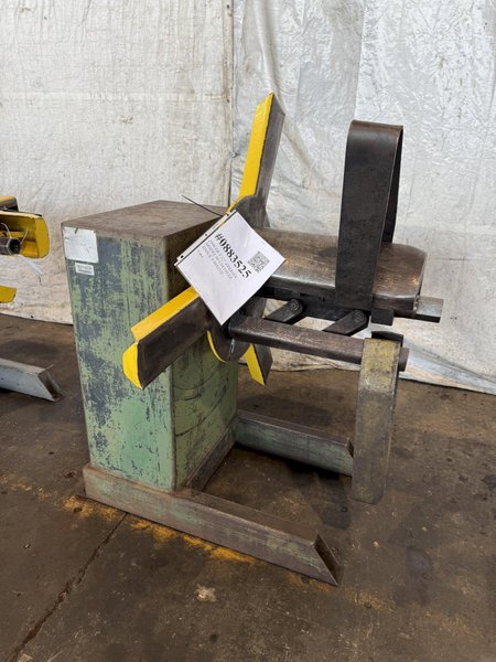 2500 LB X 12" AMERIAN MODEL 60 UNCOILER. STOCK # 0883525