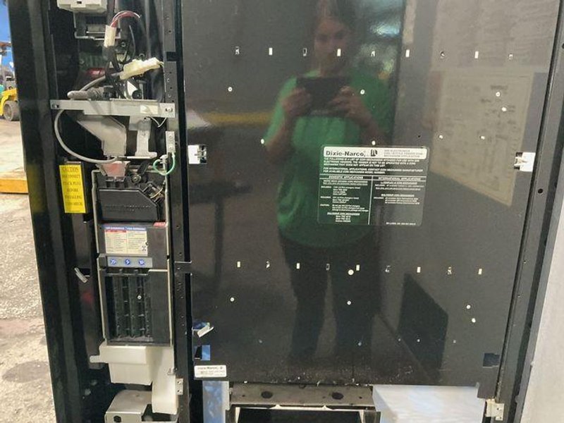 Dixie-narco Vending Machine  - Dn 501e T/sji-9