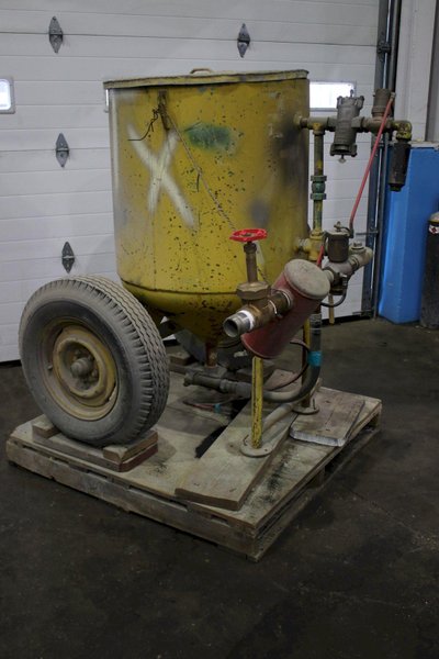 CLEMCO BLAST CLEANING MACHINE: STOCK #76240