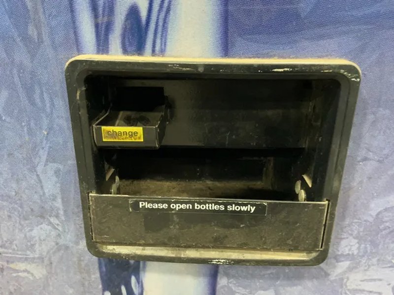 9 Slots  Drink Vending Machine