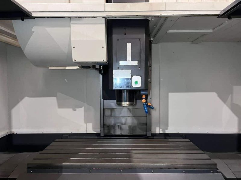 Hwacheon Sirius 550 CNC Vertical Machining Center – 10,000 RPM Mill