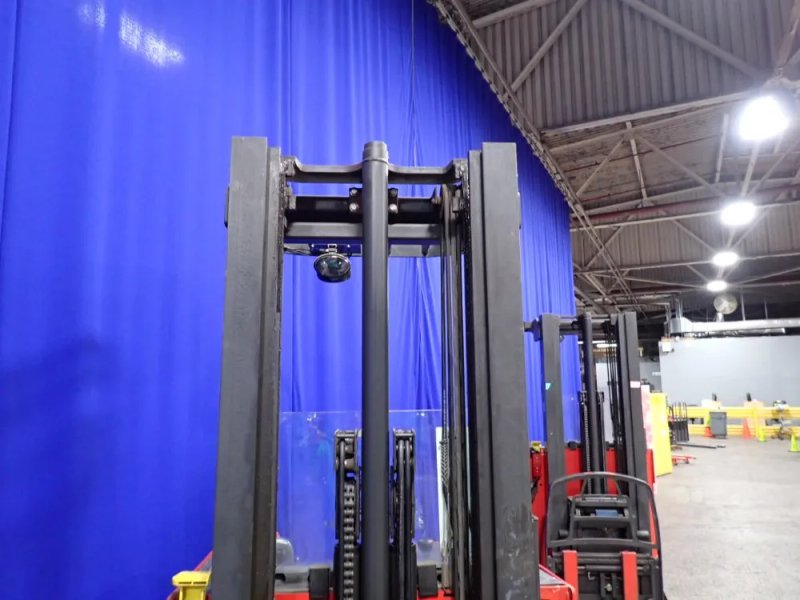 Raymond 3000 Lbs Electric Stand Up Fork Lift - Easi R30tt