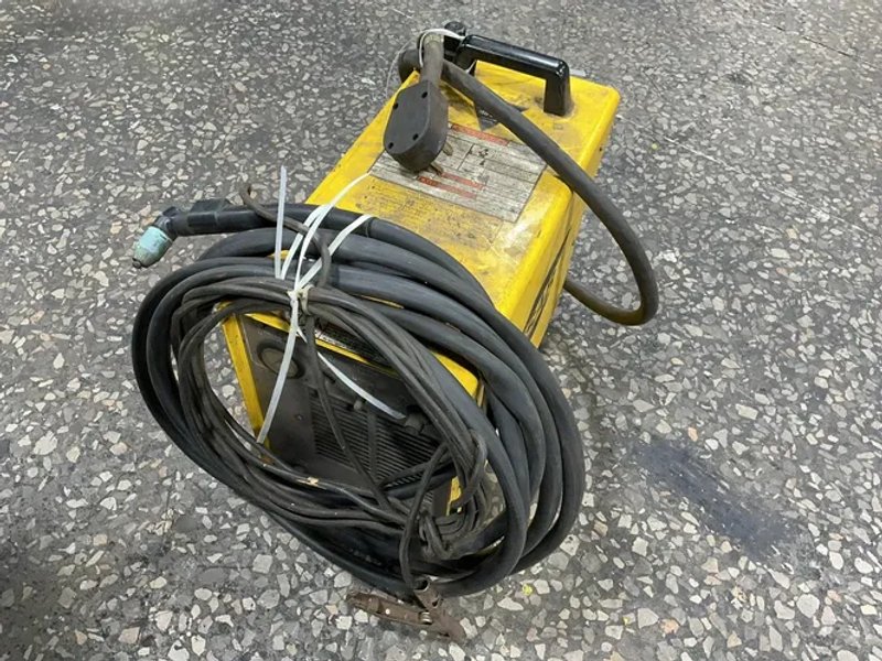 Esab 60 Amps Plasma Cutter - Pcm-875