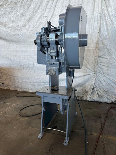 22 TON NIAGARA MODEL A22 OBI PRESS. STOCK # 0469324.