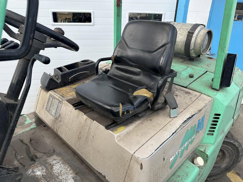 9000 LBS MITSUBISHI PNEUMATIC TIRE FORKLIFT : STOCK #77764