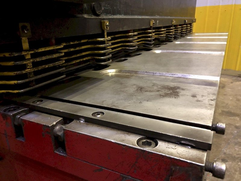 10' X 10 GAUGE ALLSTEEL METAL HYDRAULIC POWER SQUARING SHEAR: STOCK #18315