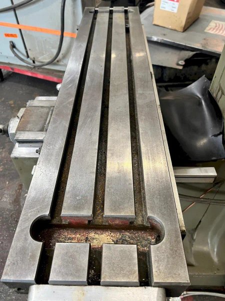 USED LINCOLN 9" X 42" KNEE MILL WITH 2-AXIS READOUT, Year: 1994